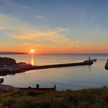 Church Hall & Secret Garden Hideaway At Summer Hills Dom wakacyjny