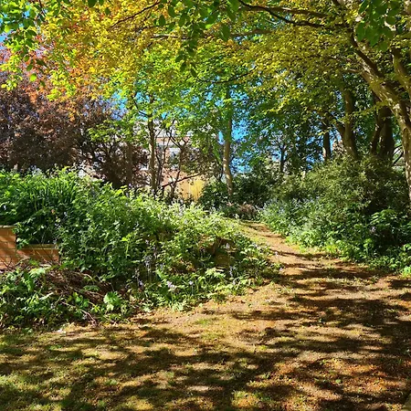 Church Hall & Secret Garden Hideaway At Summer Hills Hébergement de vacances *