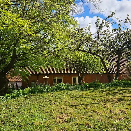 Church Hall & Secret Garden Hideaway At Summer Hills *