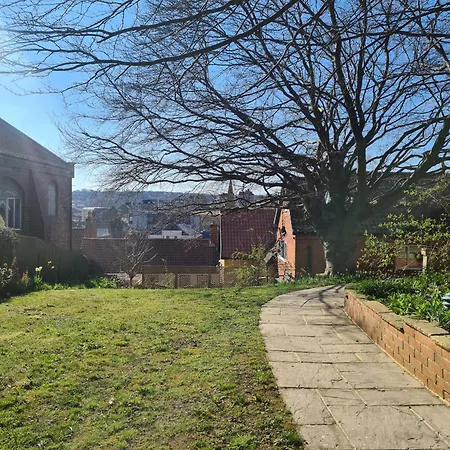 別荘 Church Hall & Secret Garden Hideaway At Summer Hills