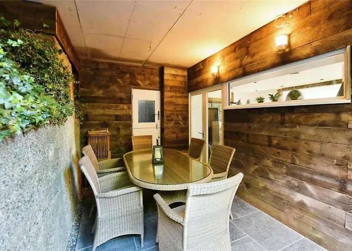 Church Hall & Secret Garden Hideaway At Summer Hills 別荘 *