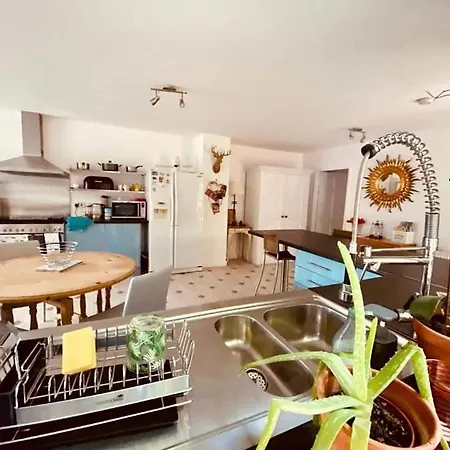 Church Hall & Secret Garden Hideaway At Summer Hills בית נופש *